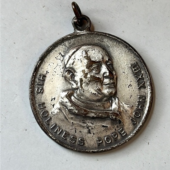Vintage Other - Catholic POPE JOHN XXIII silver tone  medal vintage